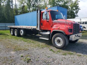  Salvage Freightliner 114sd