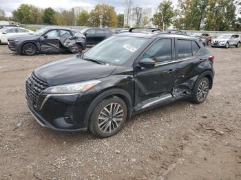  Salvage Nissan Kicks