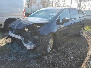  Salvage Chrysler Pacifica