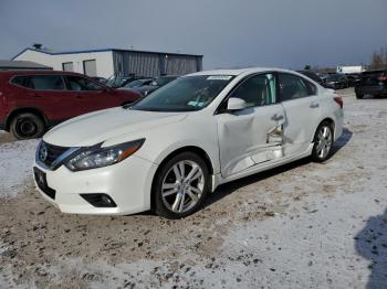  Salvage Nissan Altima