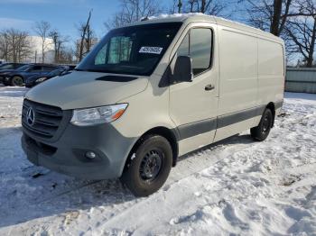  Salvage Mercedes-Benz Sprinter