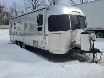  Salvage Airstream Flyincloud