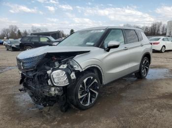  Salvage Mitsubishi Outlander