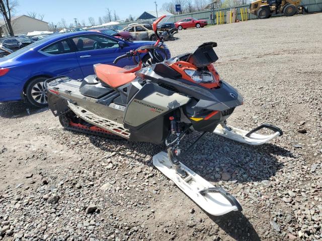  Salvage Ski-Doo Backcountr