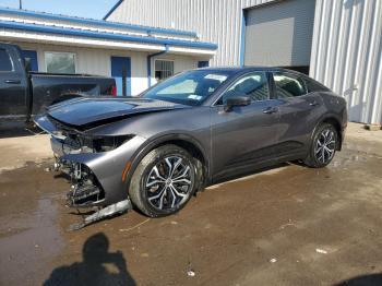  Salvage Toyota Crown Xle