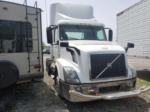 Salvage Volvo Vnl