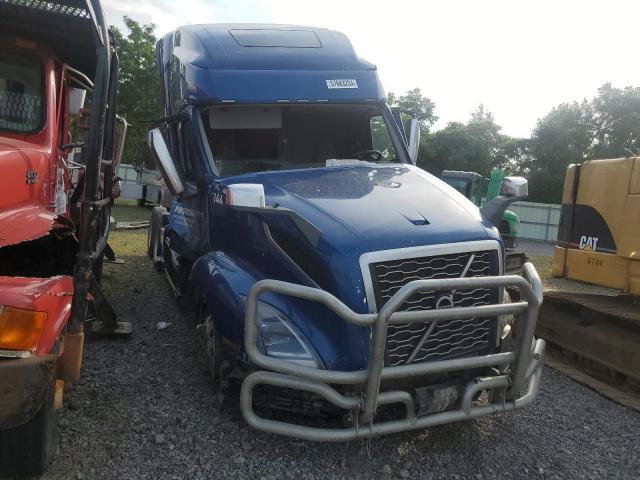 Salvage Volvo Vn