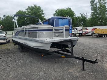  Salvage Bennington Marine Boat