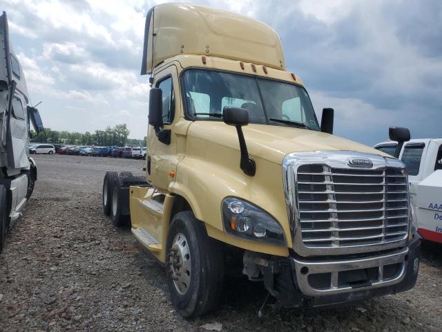  Salvage Freightliner Cascadia 1
