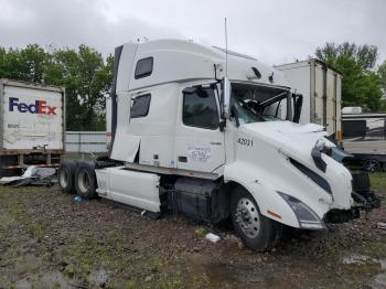  Salvage Volvo Vnl