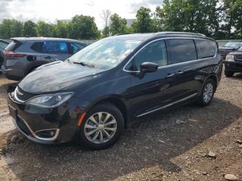  Salvage Chrysler Pacifica