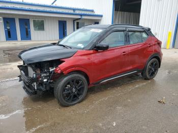  Salvage Nissan Kicks