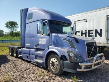  Salvage Volvo Vnl