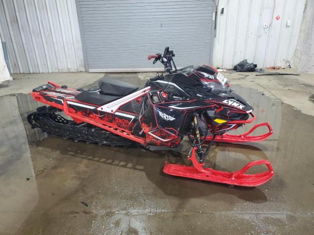  Salvage Lynx Snowmobile