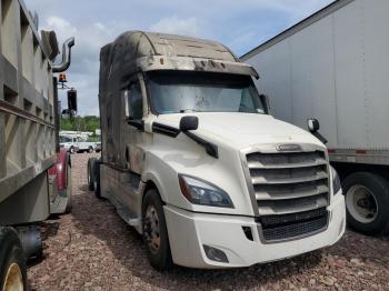  Salvage Freightliner Cascadia 1