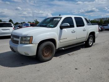  Salvage Chevrolet Avalanche