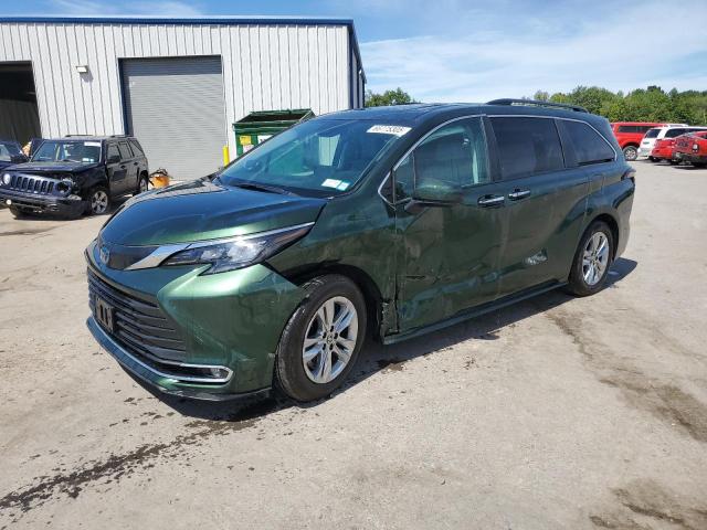  Salvage Toyota Sienna