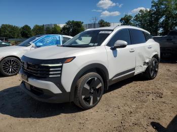  Salvage Nissan Kicks