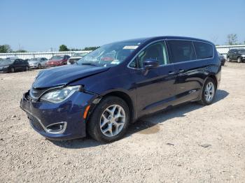  Salvage Chrysler Pacifica