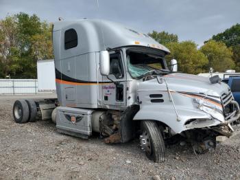  Salvage Mack Cxu613