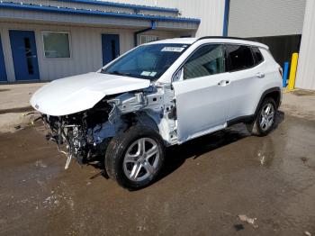  Salvage Jeep Compass