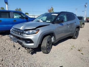  Salvage Jeep Compass