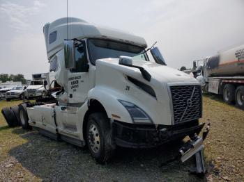  Salvage Volvo Vn