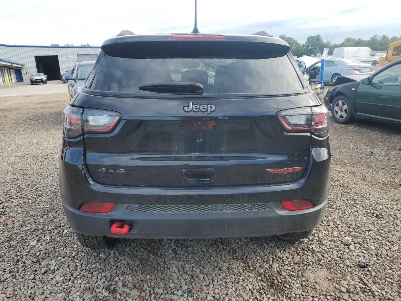 Jeep Compass Trailhawk Image 4