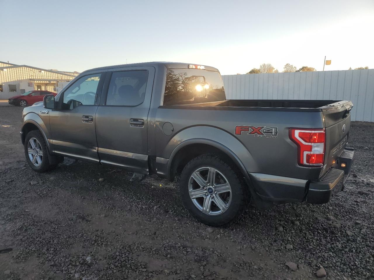 Ford F-150 Supercrew Image 4