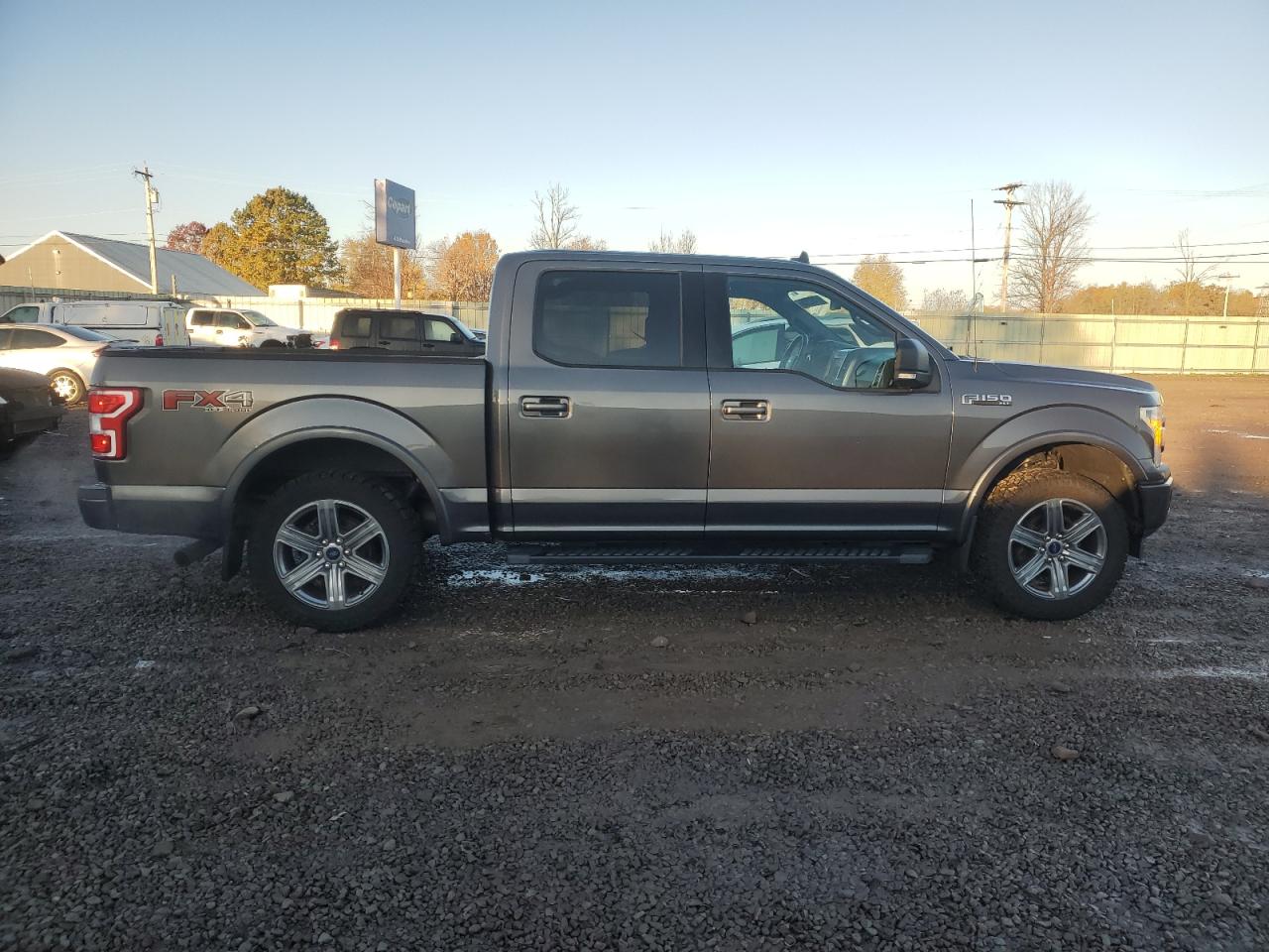 Ford F-150 Supercrew Image 11