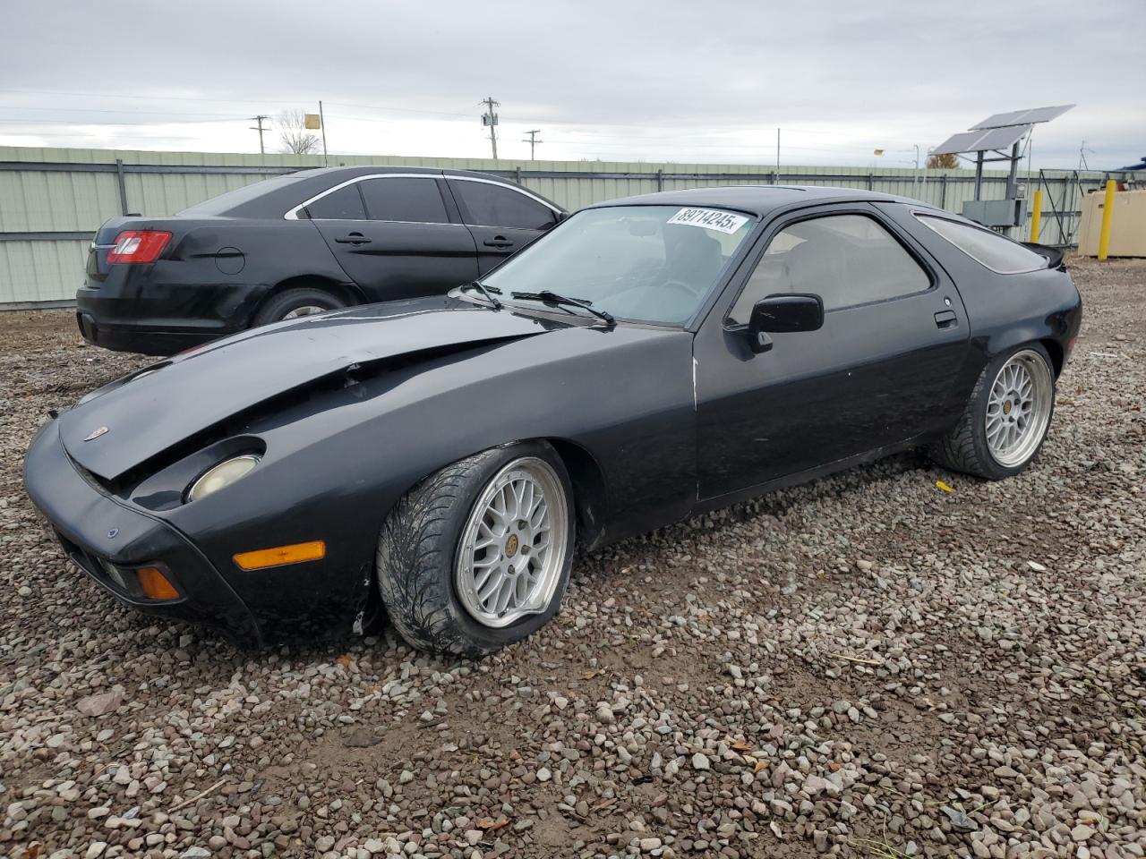 Porsche 928 Image 1