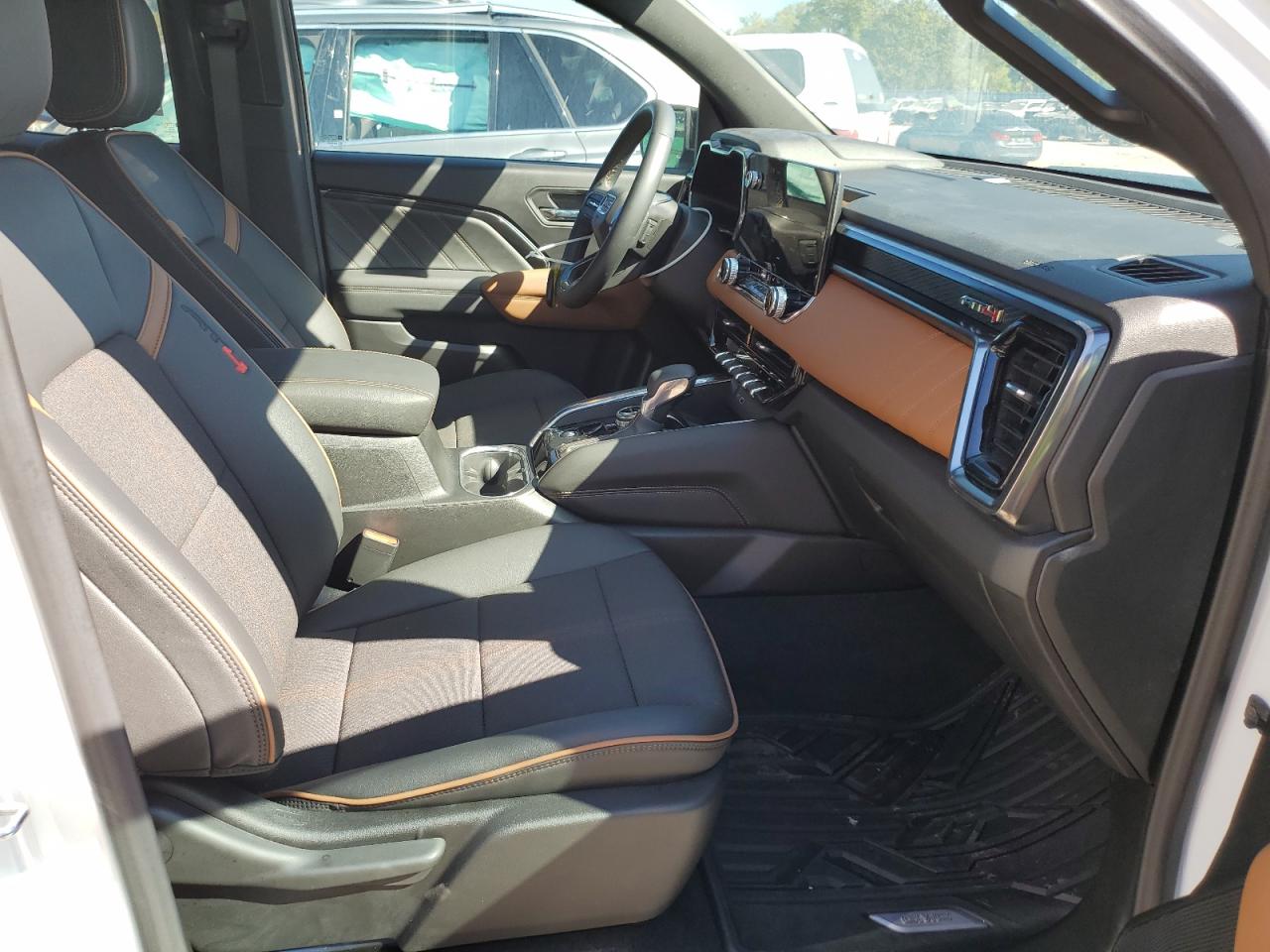 GMC Canyon At4 Image 11