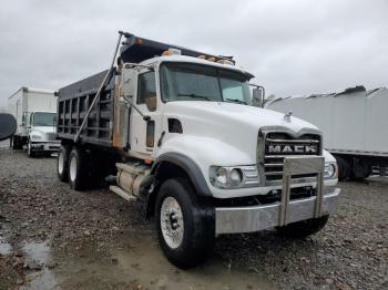  Salvage Mack 700 Cv700
