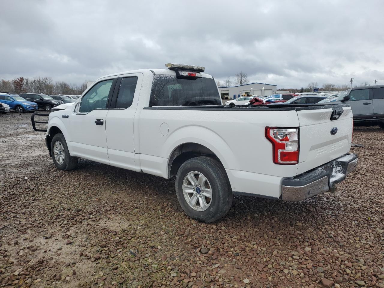 Ford F-150 Super Cab Image 6