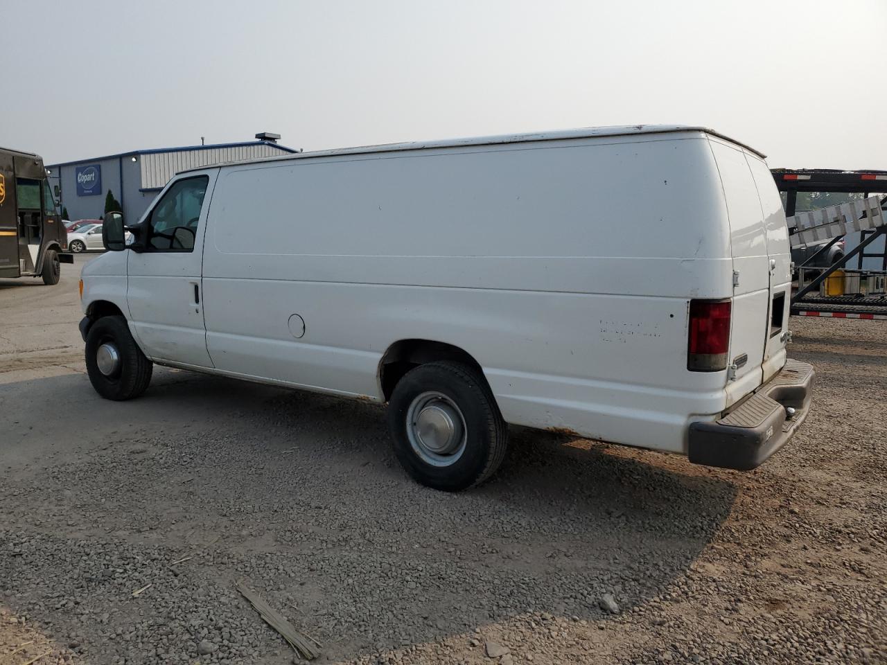 Ford Econoline E350 Super Duty Van Image 3