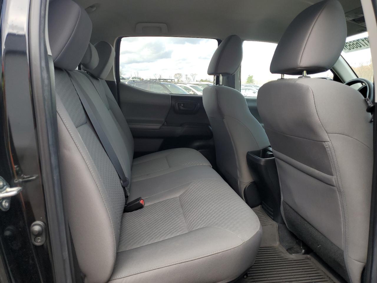 Toyota Tacoma Double Cab Image 7