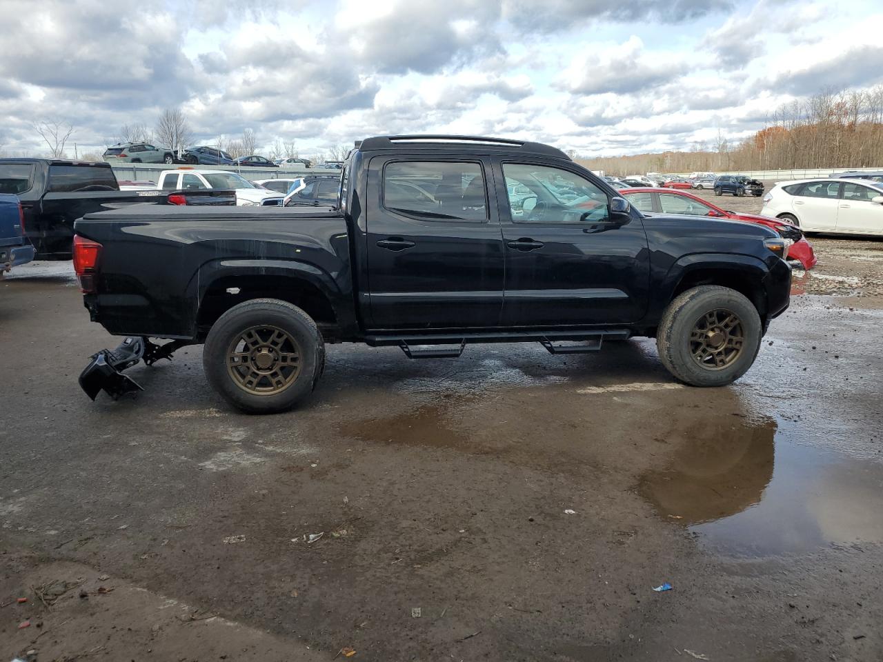 Toyota Tacoma Double Cab Image 11