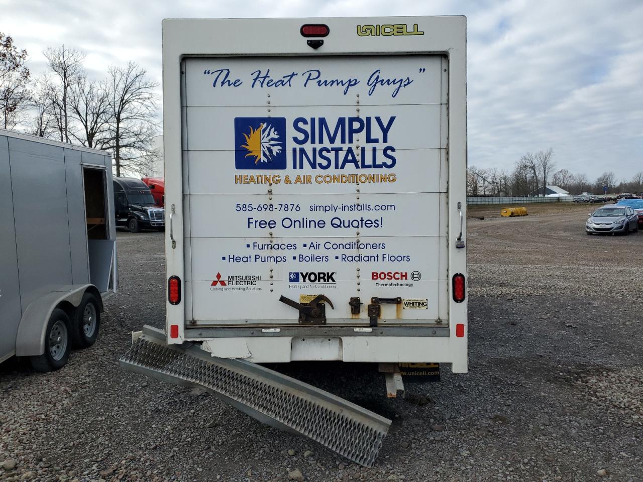 Chevrolet Express Image 5