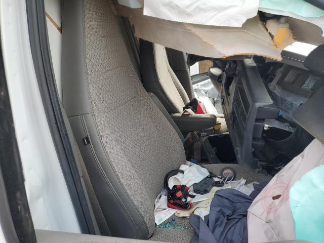 Chevrolet Express Image 9