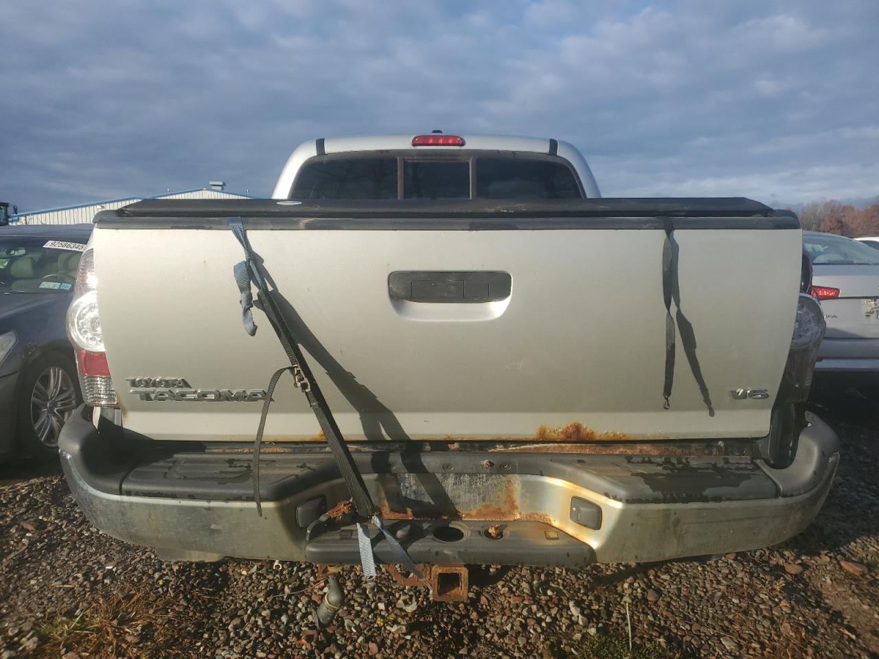 Toyota Tacoma Double Cab Image 11