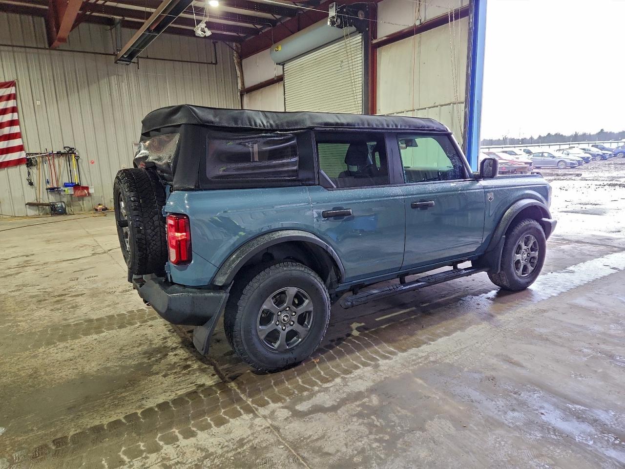 Ford Bronco Base Image 8