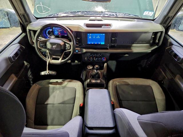 Ford Bronco Base Image 12