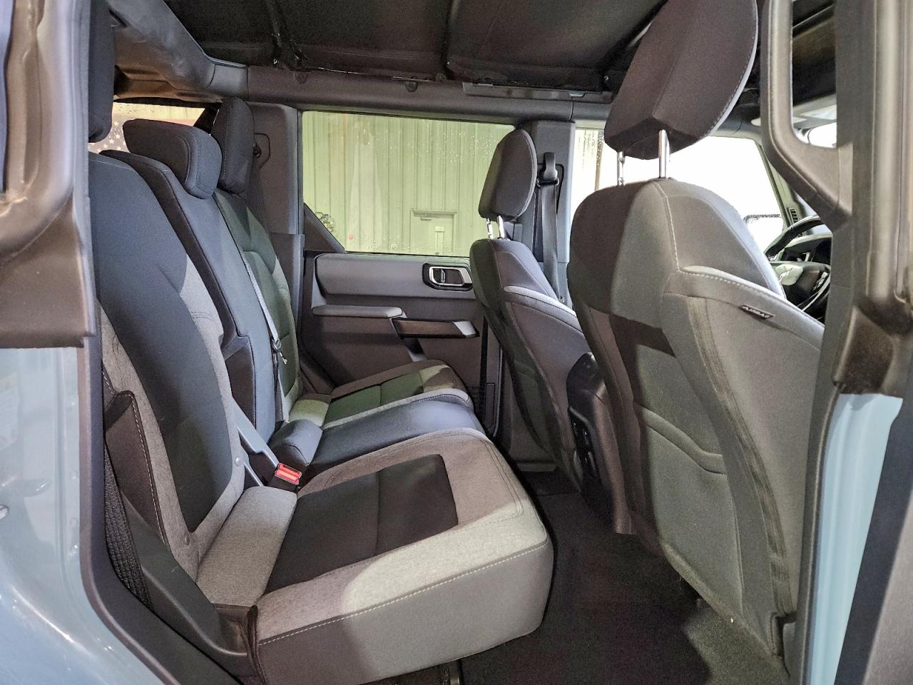 Ford Bronco Base Image 5