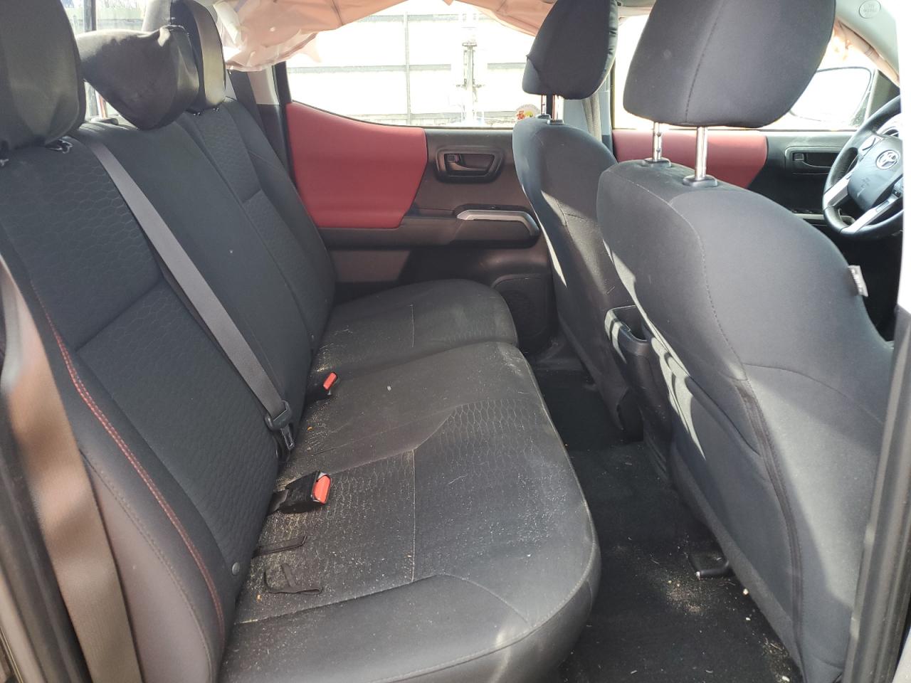 Toyota Tacoma Double Cab Image 8