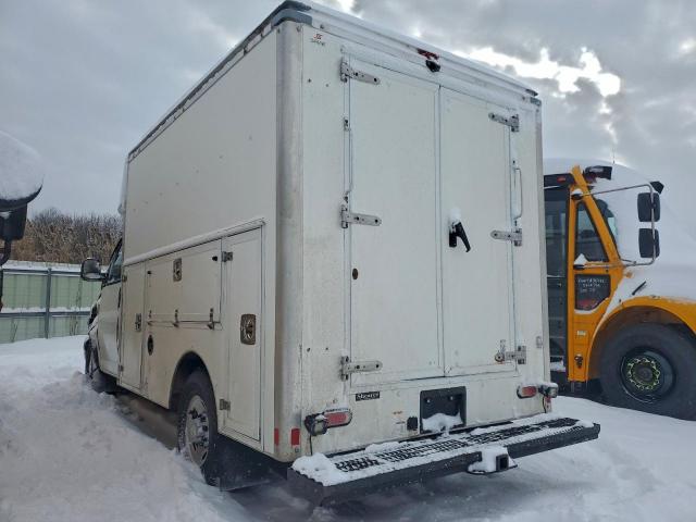 Chevrolet Express Image 3