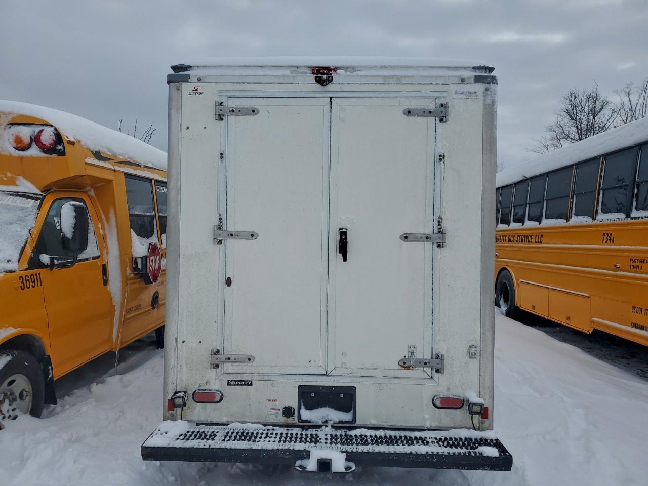 Chevrolet Express Image 8