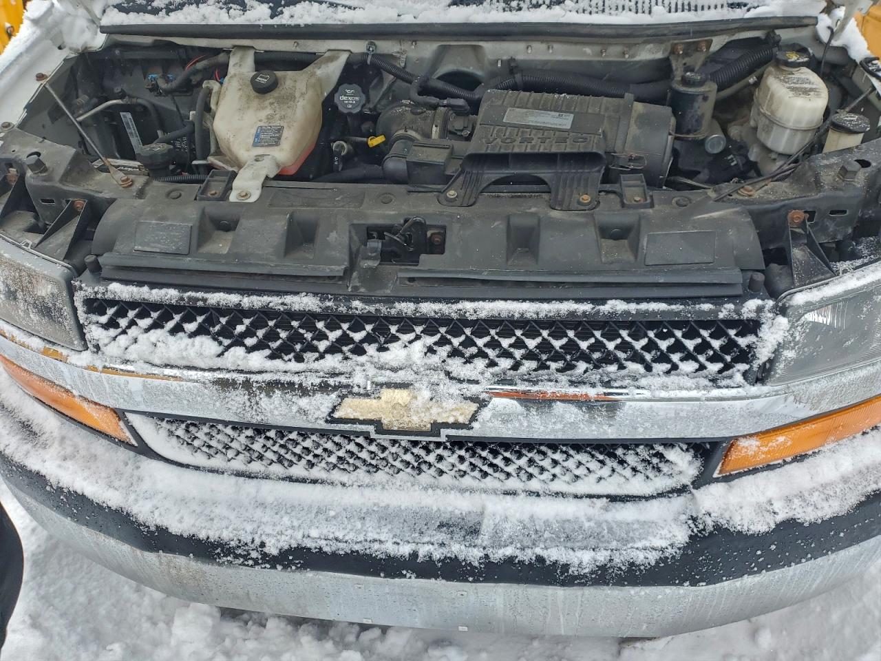 Chevrolet Express Image 11