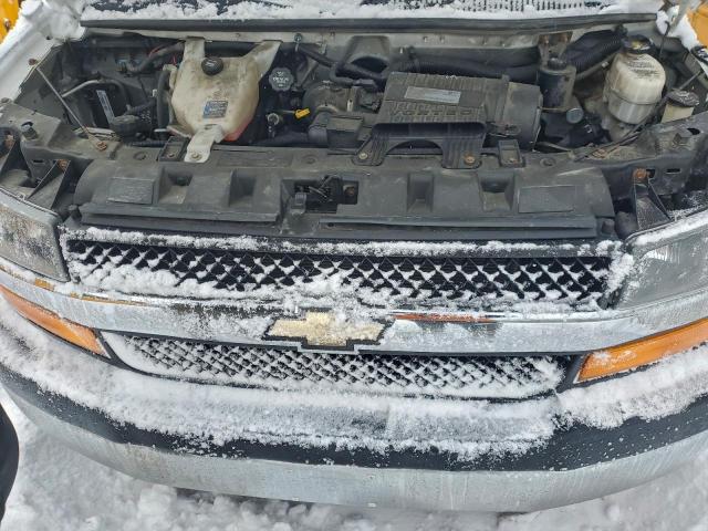 Chevrolet Express Image 11