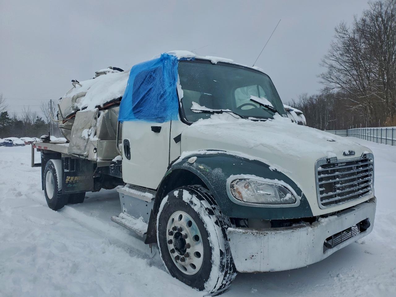 Freightliner M2 106 Med 106 Medium Duty Image 1