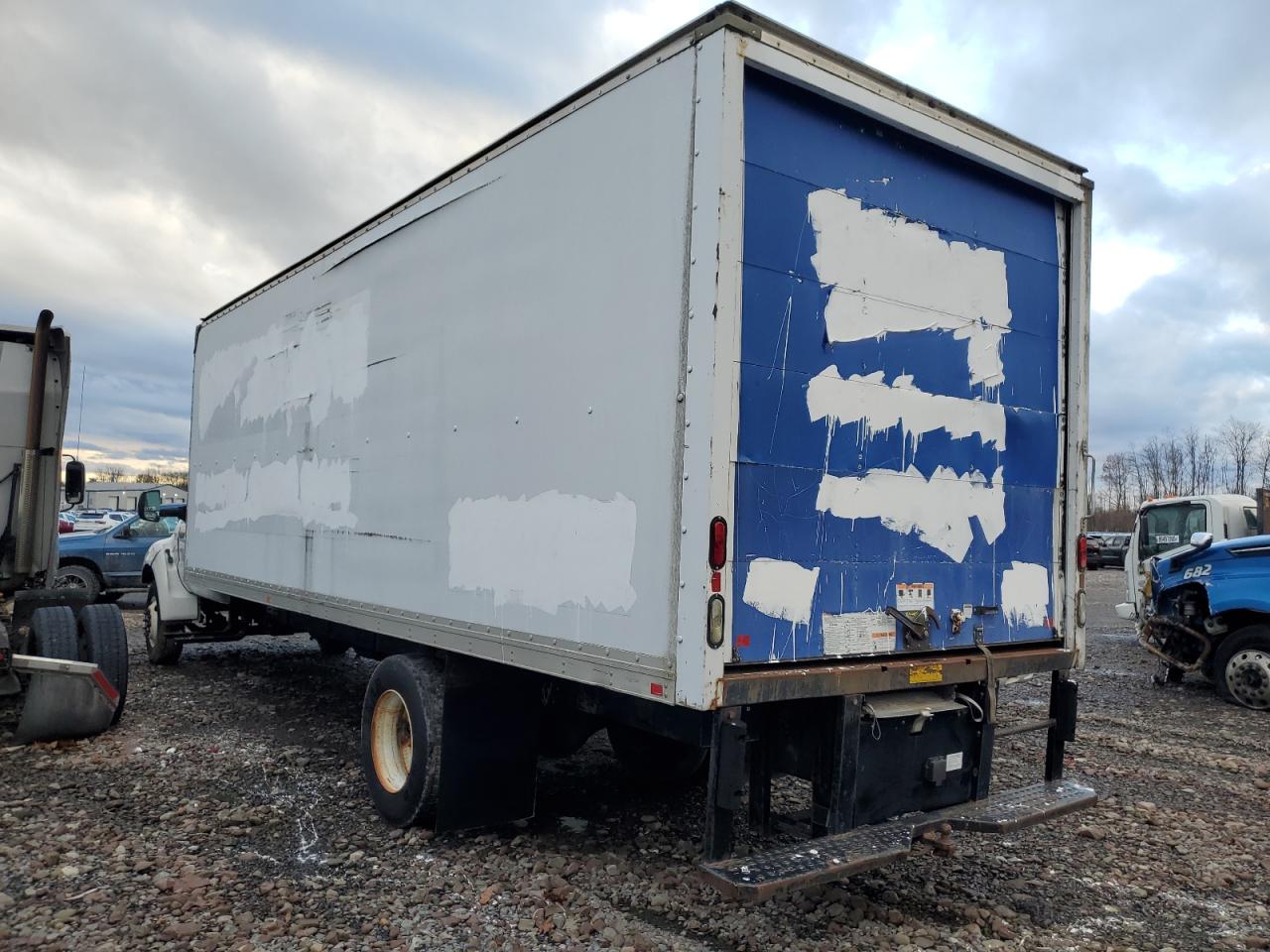 Ford F-750 Super Duty Image 10